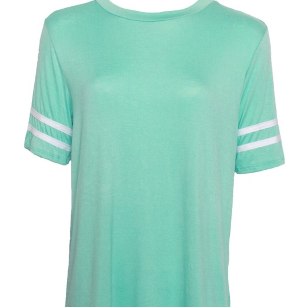 Comfy mint t-shirt with white stripes on sleeves